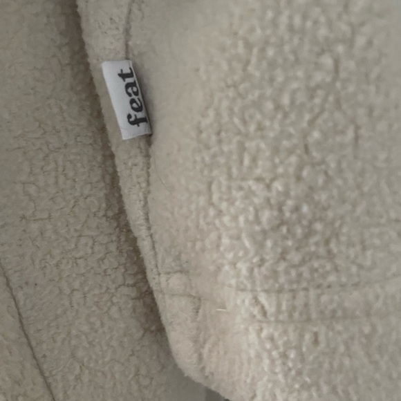 Feat BlanketBlend Cropped Hoodie Oatmilk - Picture 8 of 9